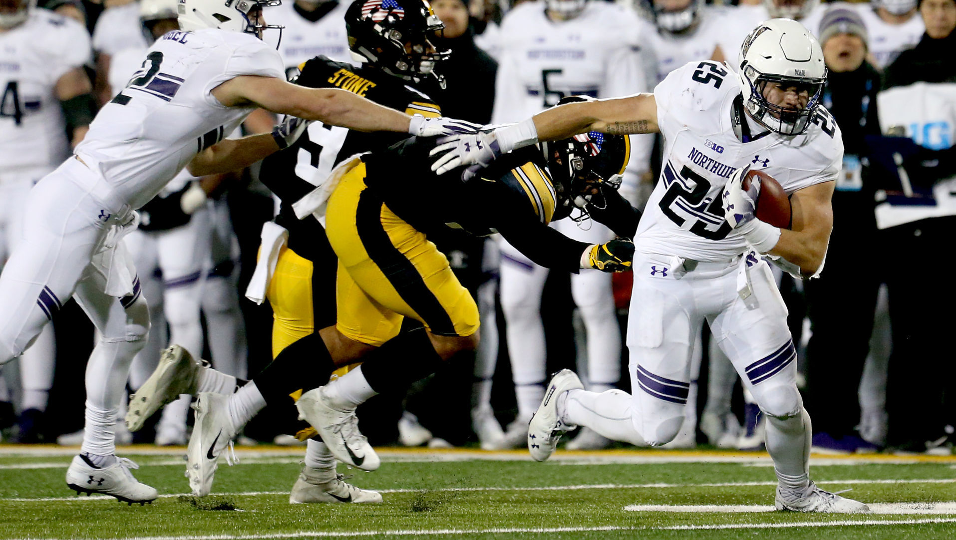 111018-Iowa-Football-019
